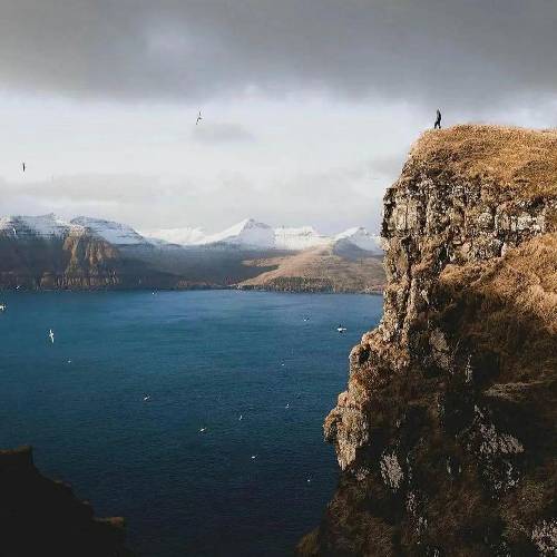 عینی اسمی گل ونی سرت هزار هفت رنگه عاشقت بیمه عه دت قشنگه